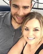 Brandon Crawford Biography, Wife (Jalynne Dantzscher), Sister, Kids, Family