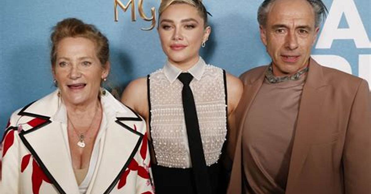 Florence Pugh Brings Parents & Grandmother to a Good Person Event Hollywood Life |