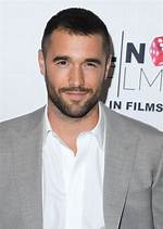Josh Bowman – Biography, Age, Height, Is He Married, Who Is His Wife