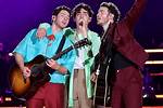 Kevin Jonas Sr.'s Surprising Vocals: the Jonas Brothers' Secret Weapon