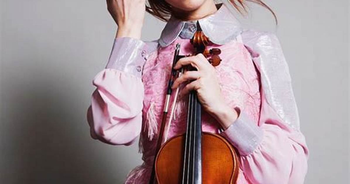 Lindsey Stirling Net Worth - How Much Does Lindsey Stirling Make? |