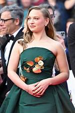 Mia Threapleton: the Rising Star of Cinema