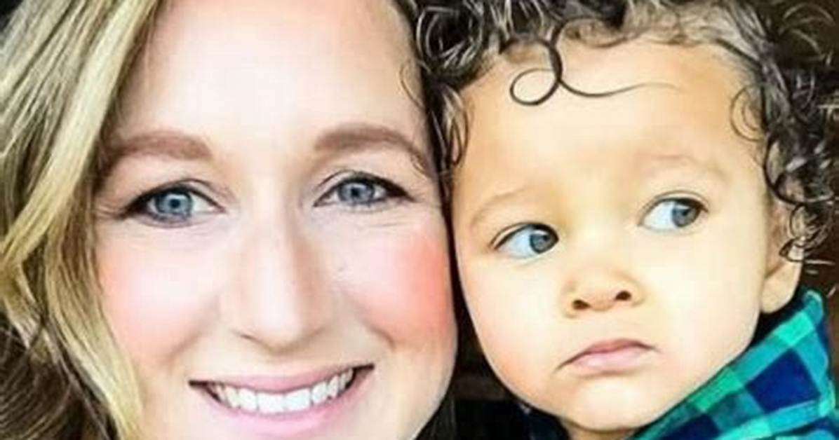 Mom Changes in Front of Kids: What's the Deal?