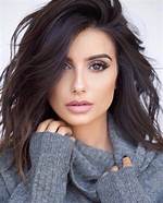 Riffvibe | Mikaela Hoover Biography