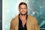 Unveiling Alan Ritchson's Height: Uncovering Secrets and Significance