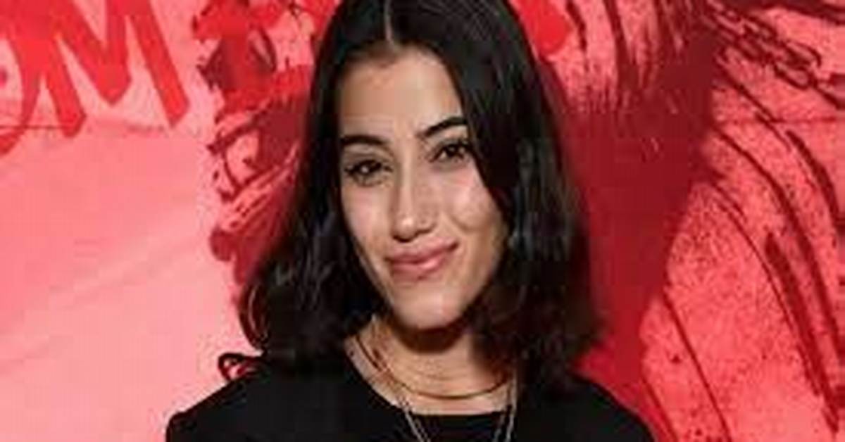 Unveiling Sara Saffari's Roots: a Journey of Discovery