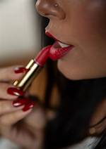 Unveiling the Allure of Grab Lips: the Beauty Statement You Need to Know
