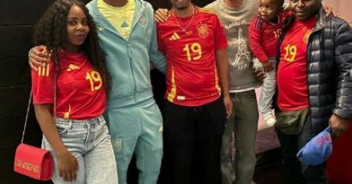 Unveiling the Mystery: Lamine Yamal's Sister Age