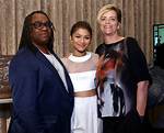 Zendaya & Mother: Unveiling the Unbreakable Bond